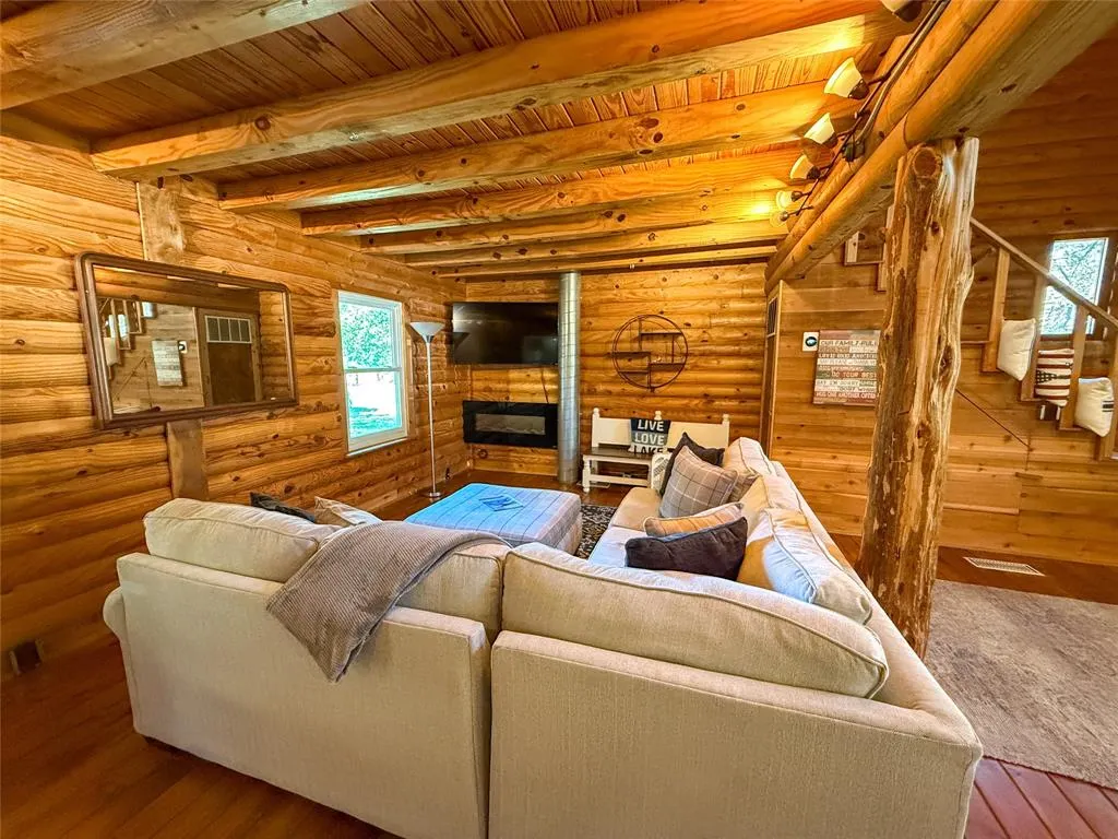 7386 Clint Ct