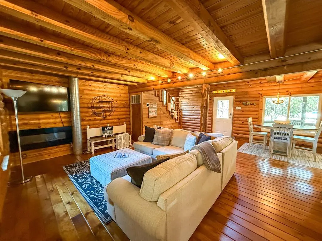 7386 Clint Ct
