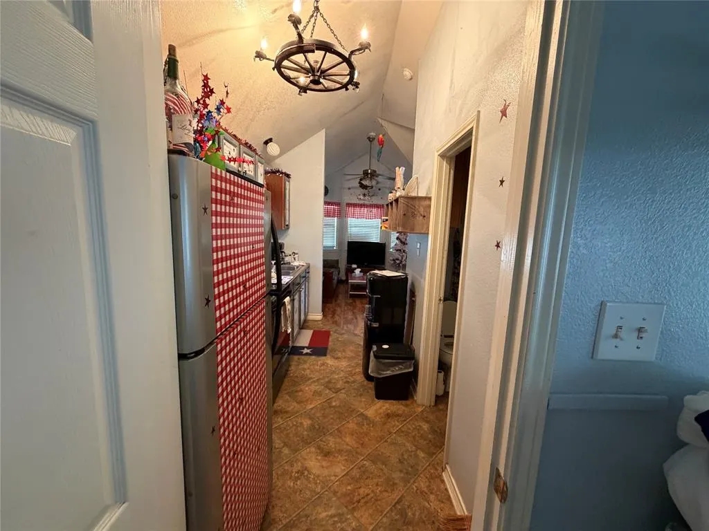 187 County Road 1806