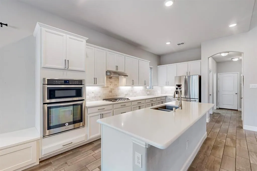 2844 Hackberry Creek Trail