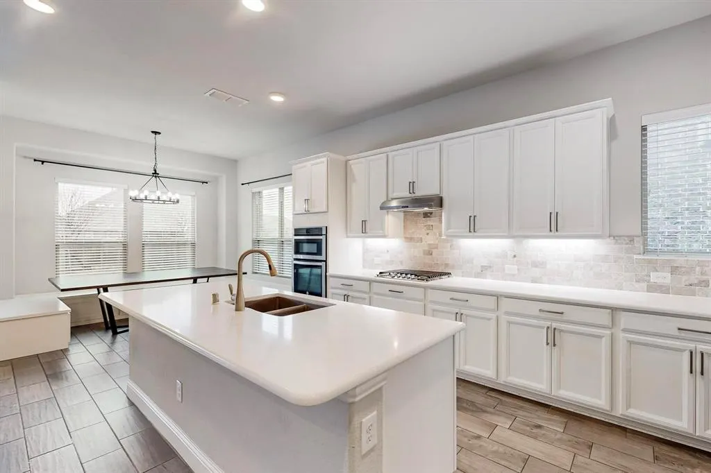 2844 Hackberry Creek Trail