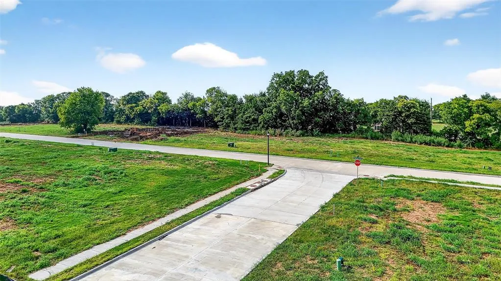 1805 Heritage Knoll Drive