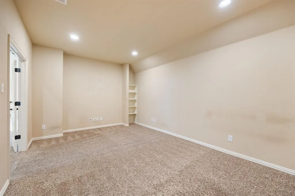 7520 Guadalupe Way