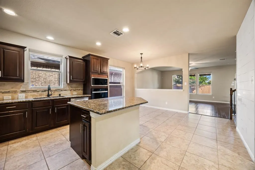 7520 Guadalupe Way