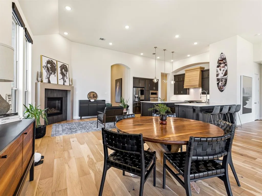 2370 Rainforest Drive