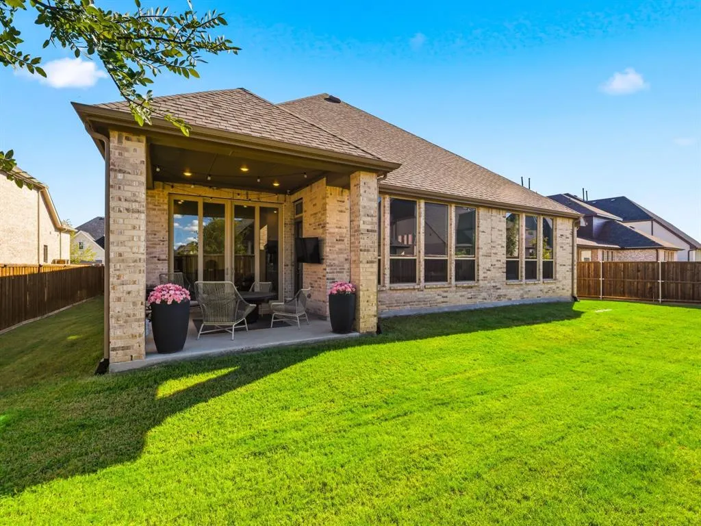 2370 Rainforest Drive