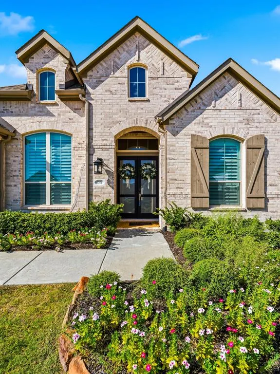 2370 Rainforest Drive