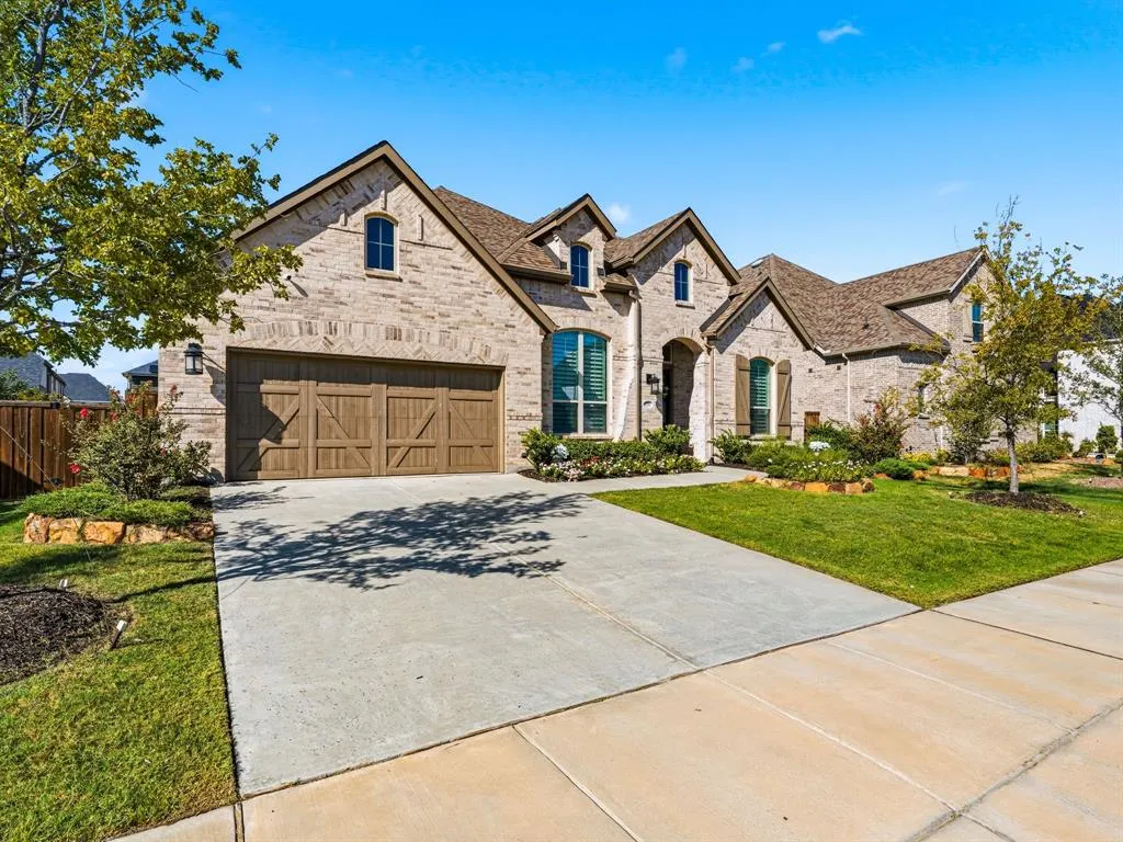 2370 Rainforest Drive