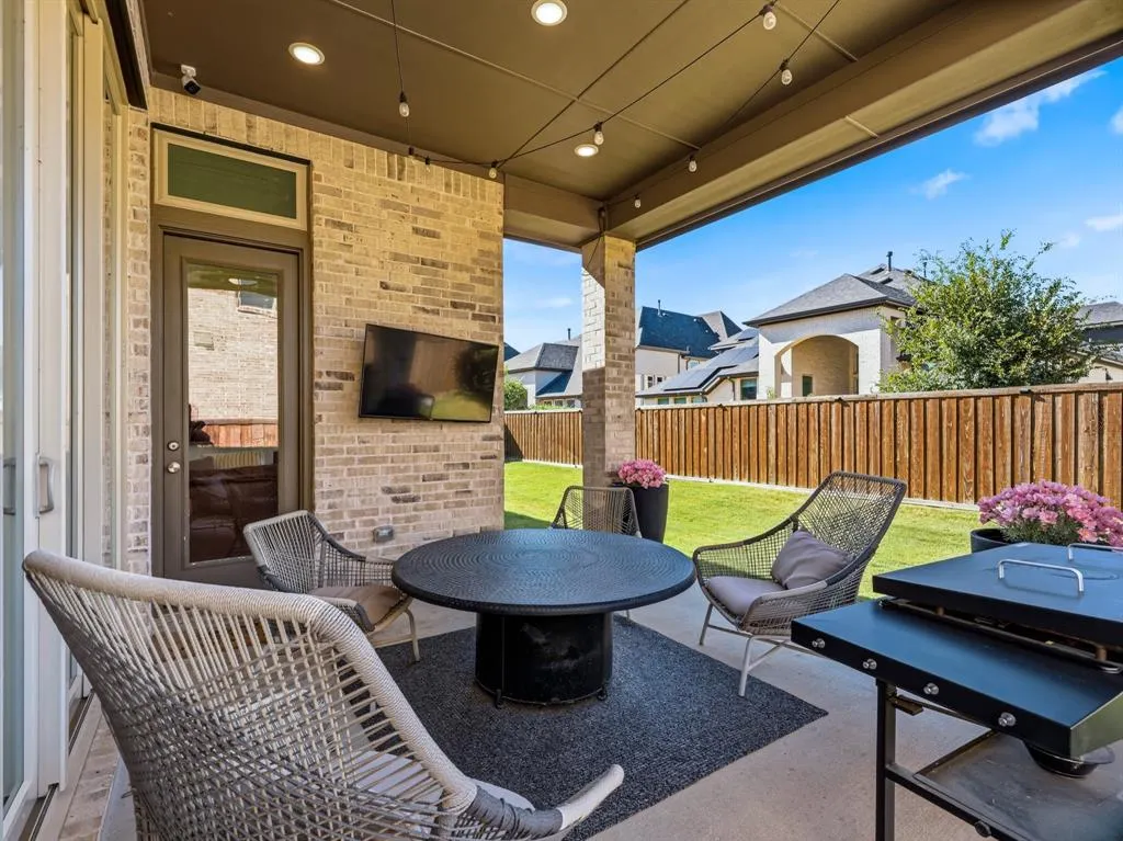 2370 Rainforest Drive