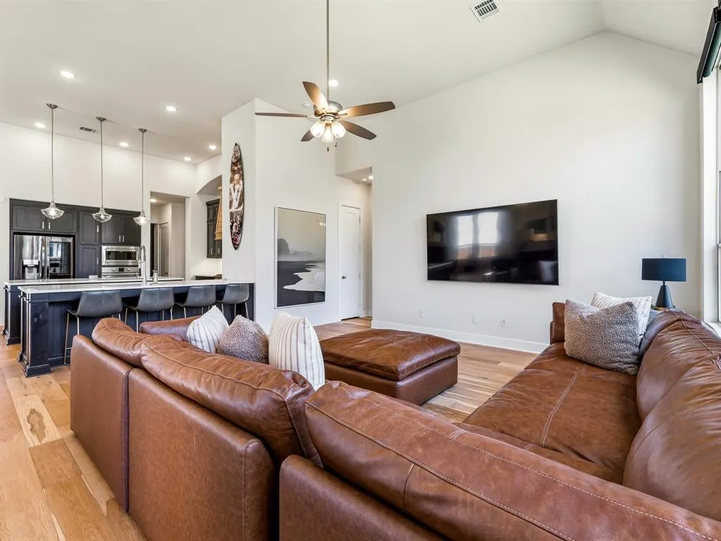 2370 Rainforest Drive