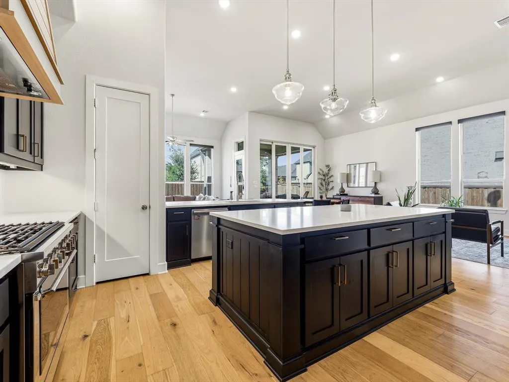 2370 Rainforest Drive