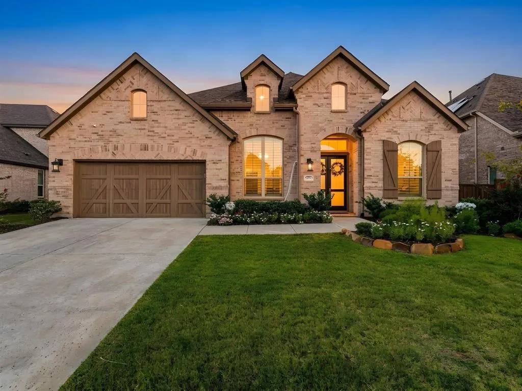 2370 Rainforest Drive