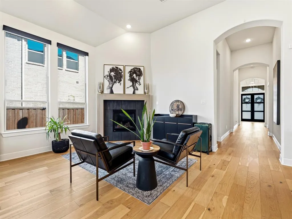 2370 Rainforest Drive