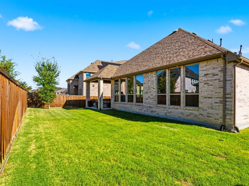 2370 Rainforest Drive