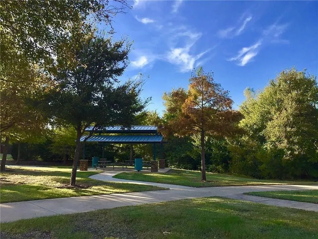 1207 Fox Trail Drive