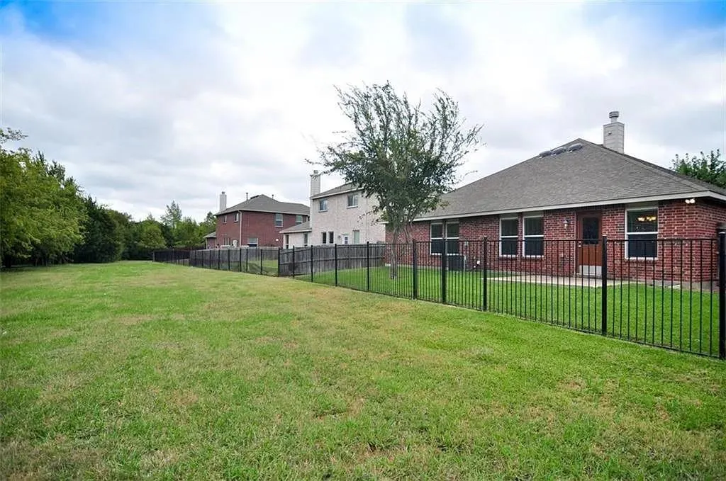 1207 Fox Trail Drive