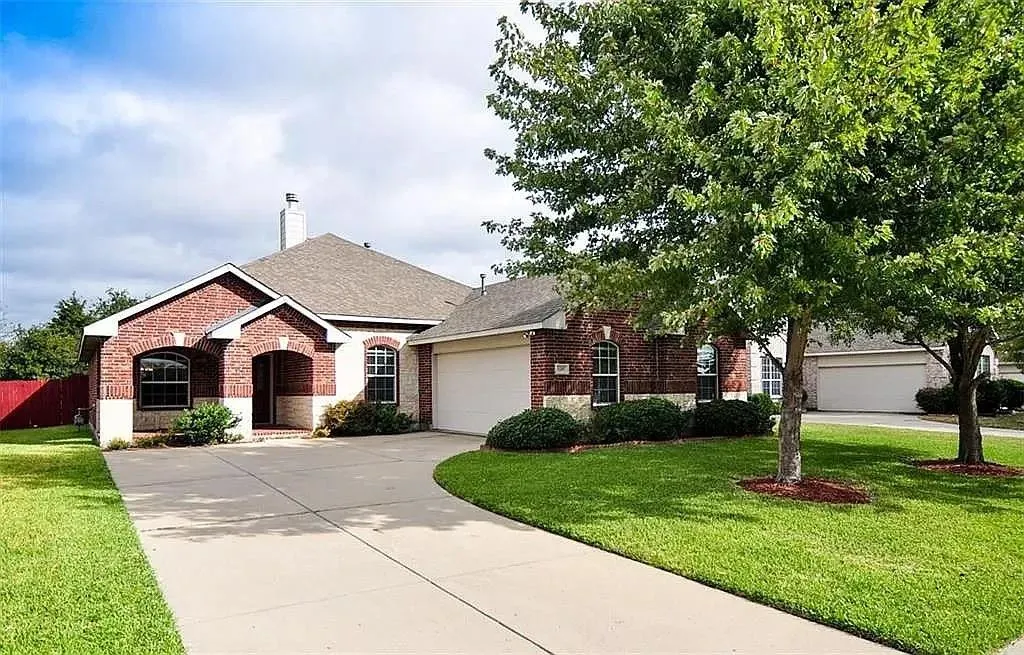 1207 Fox Trail Drive