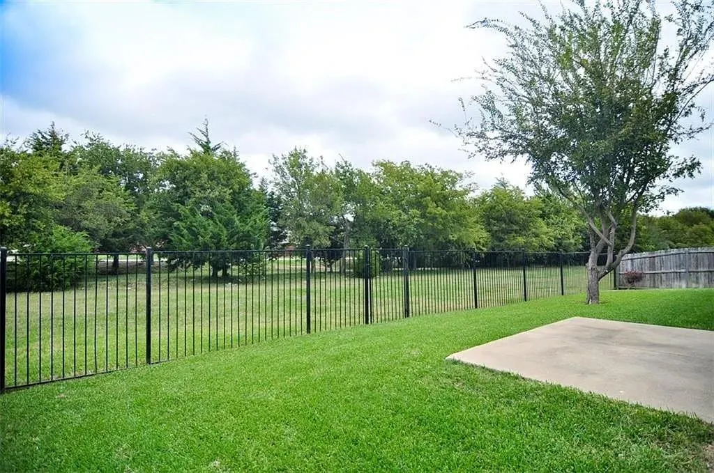 1207 Fox Trail Drive