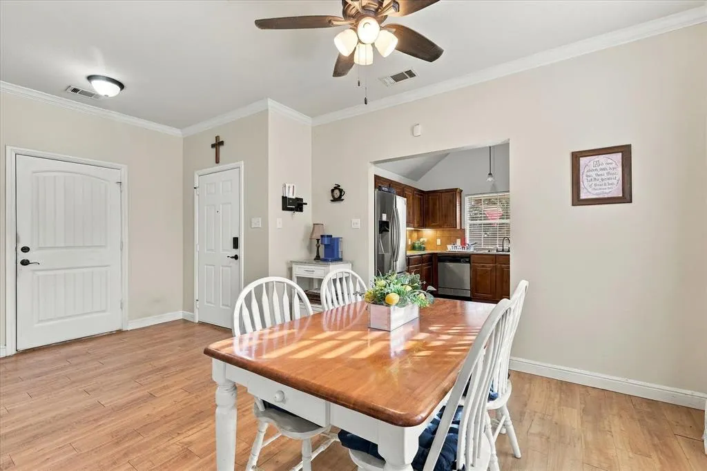 2924 Englefield Green