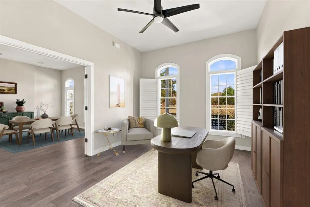 15 Brookhollow Circle