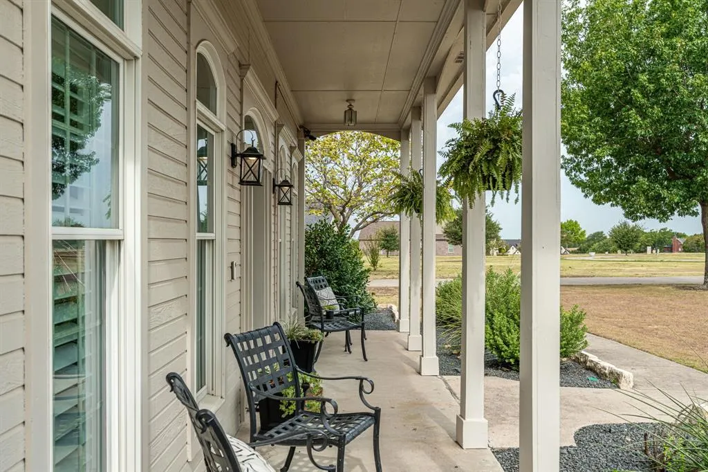 15 Brookhollow Circle