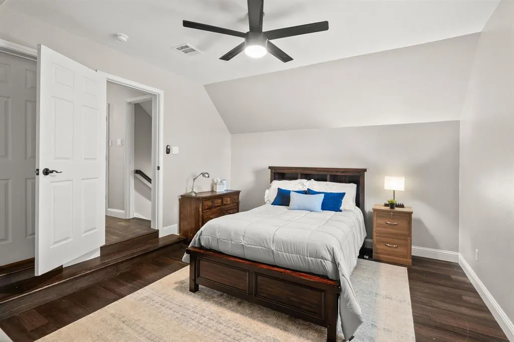 15 Brookhollow Circle