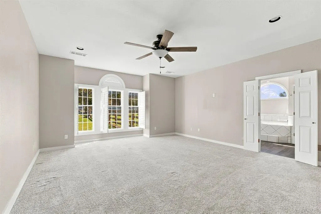 15 Brookhollow Circle