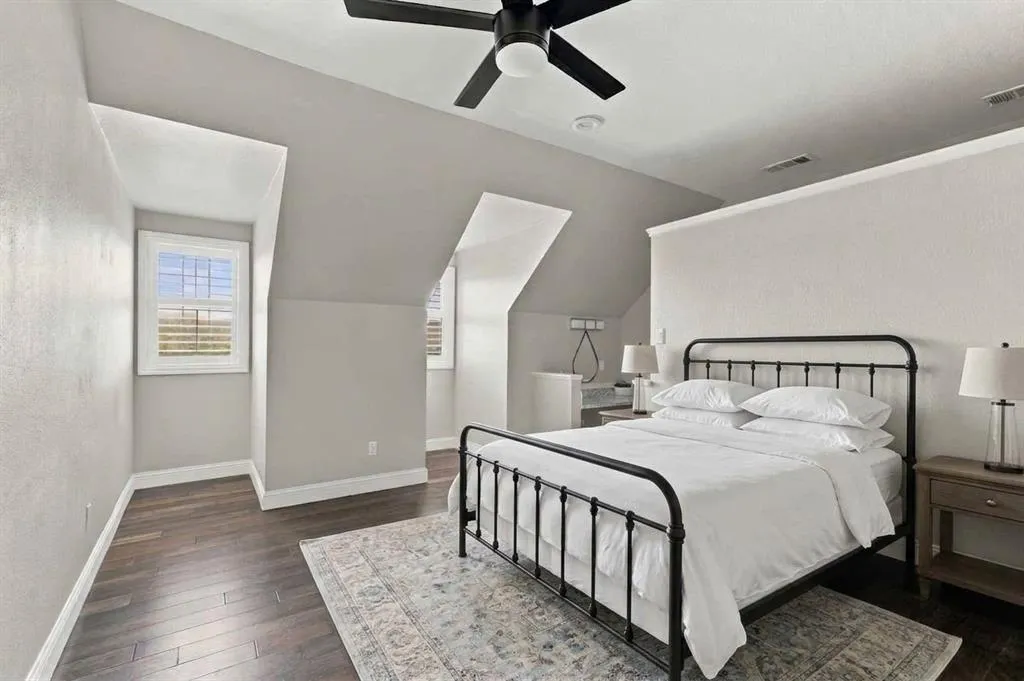 15 Brookhollow Circle