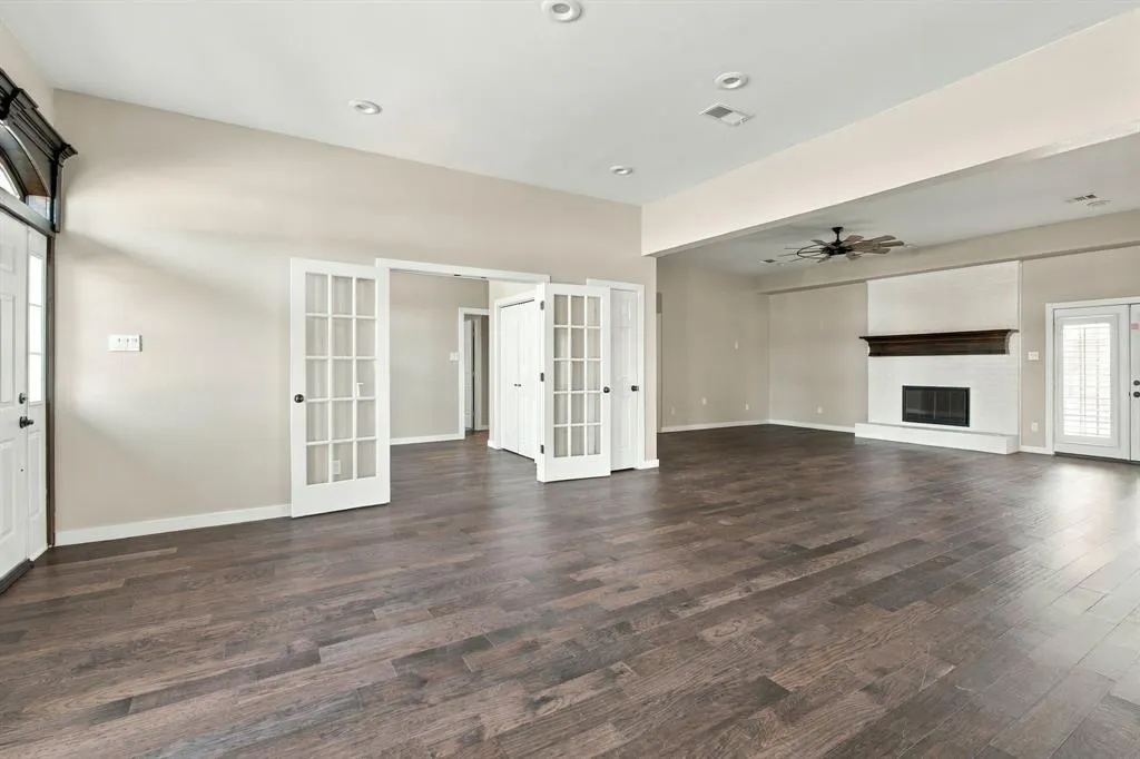15 Brookhollow Circle