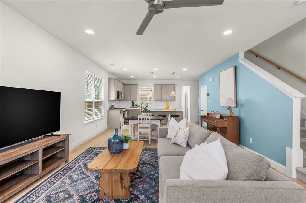 306 Sunset Lane