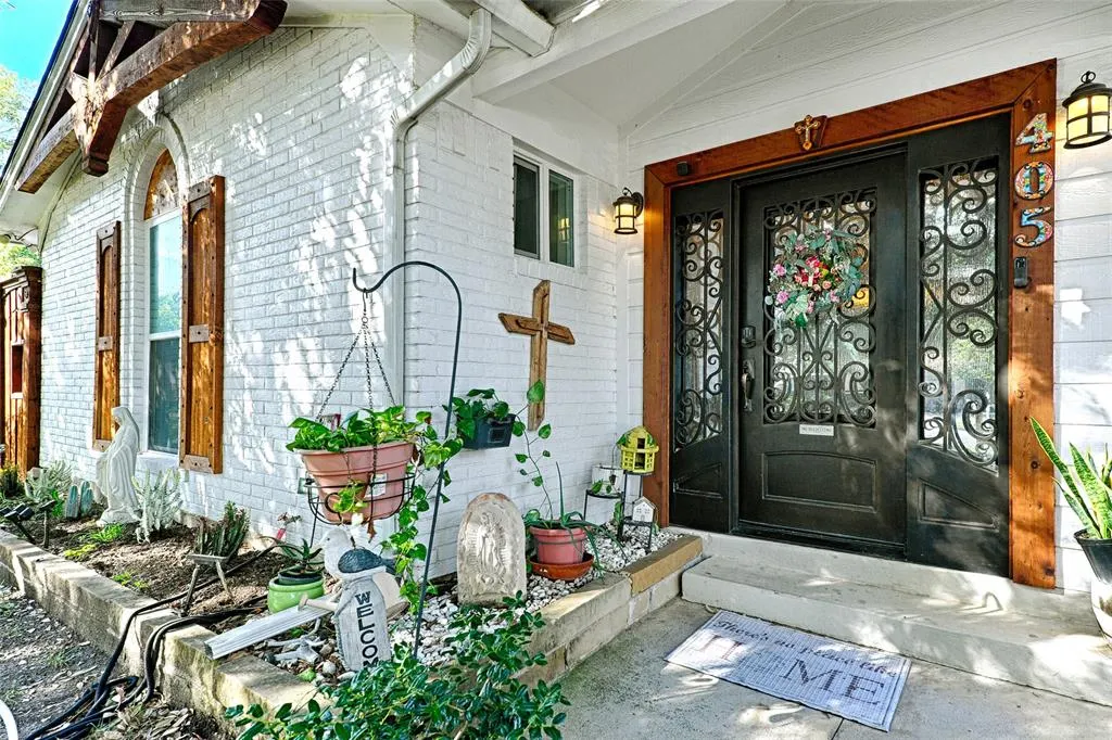 405 Vicki Street