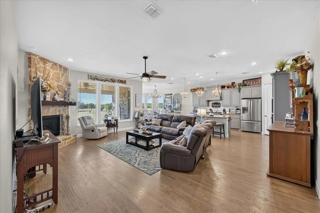 2525 Perdenales Drive