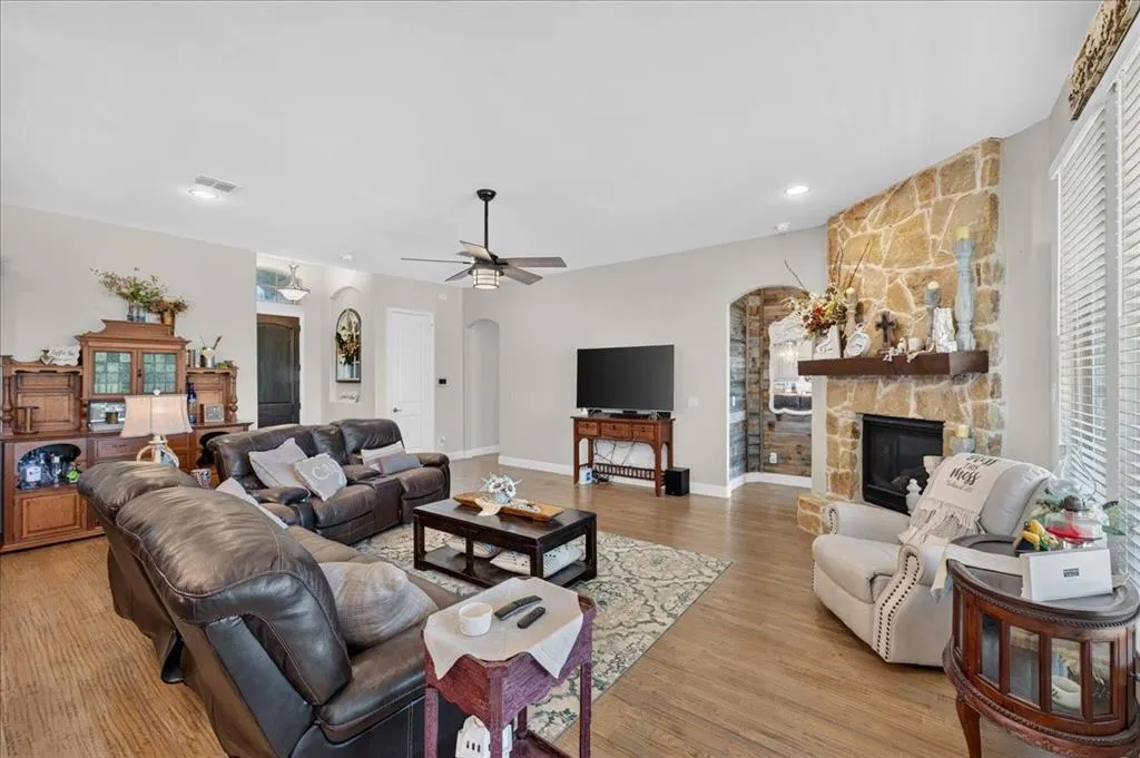 2525 Perdenales Drive