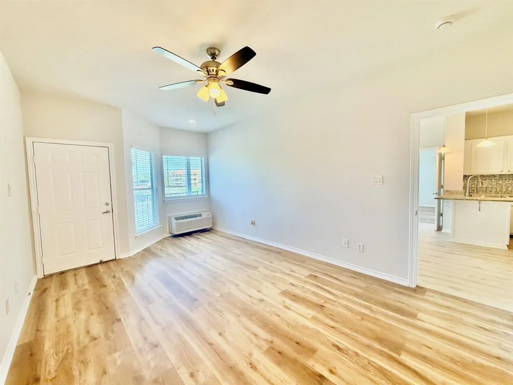 2164 Tanglewood Boulevard #B201