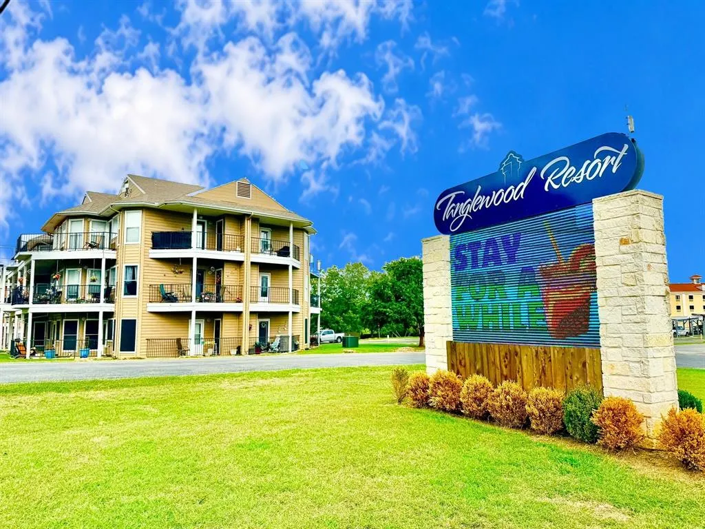 2164 Tanglewood Boulevard #B201