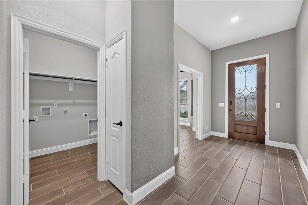 1941 Silverleaf Drive
