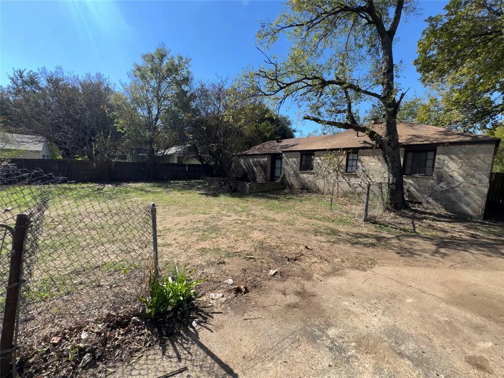 2242 Lolita Drive