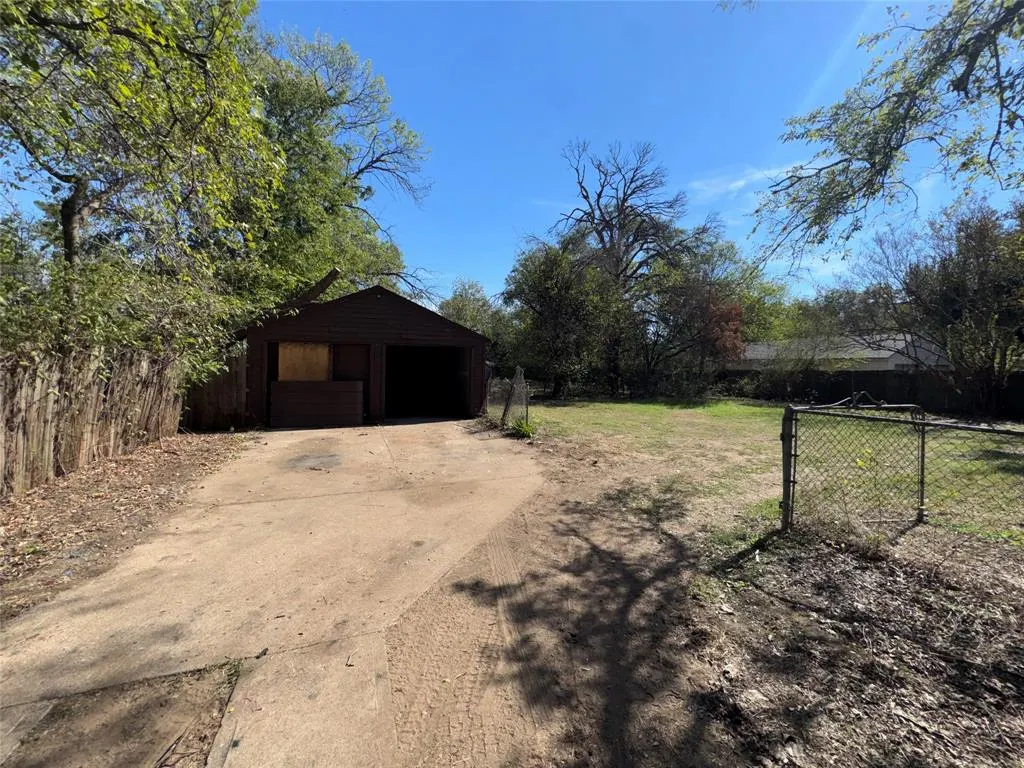 2242 Lolita Drive