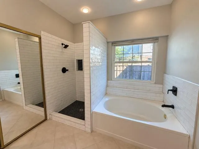 2410 Whispering Cove