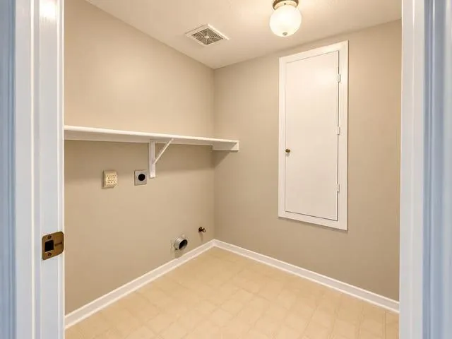 2410 Whispering Cove