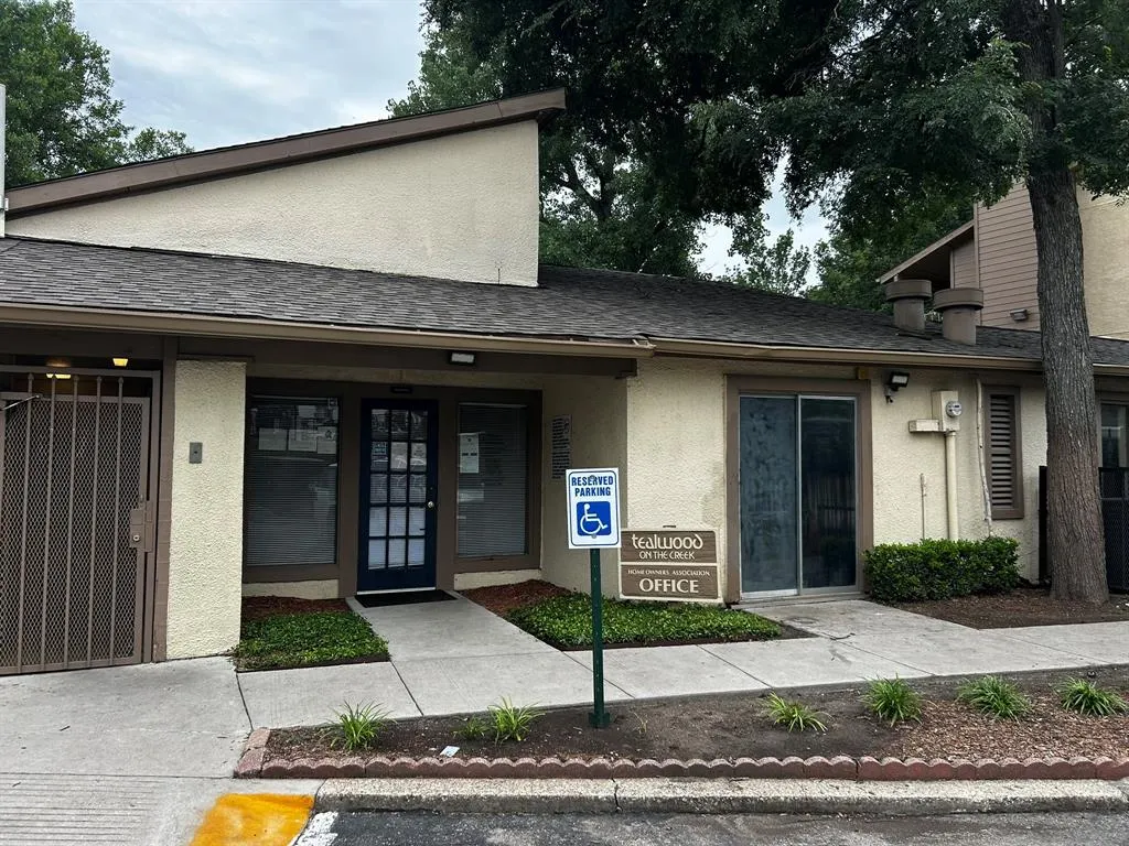 6050 Melody Lane #207