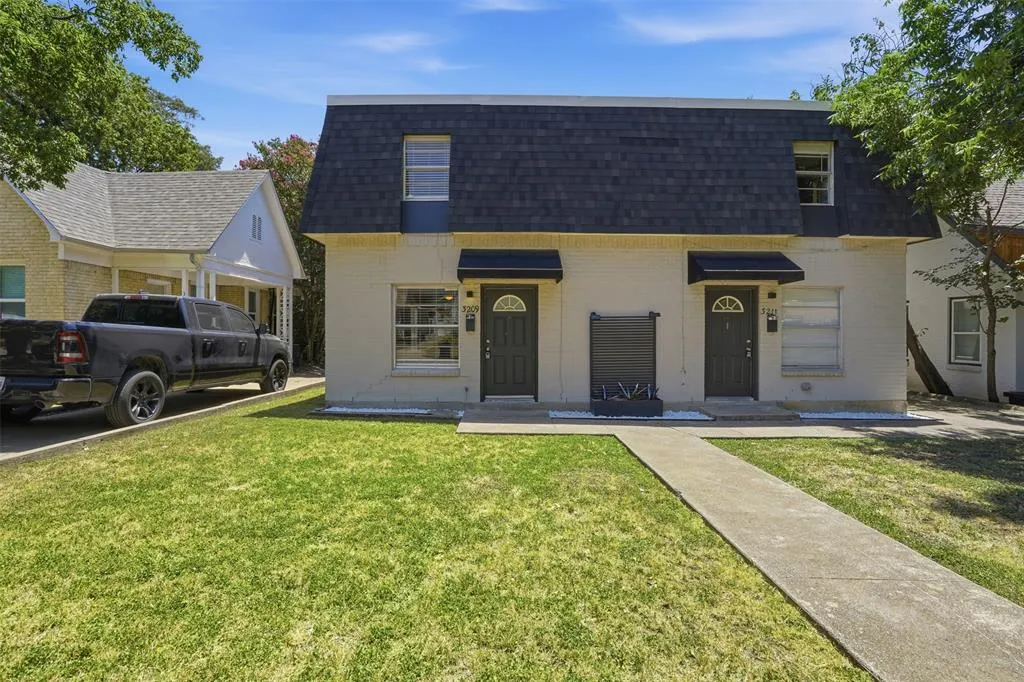 3209 Rogers Avenue