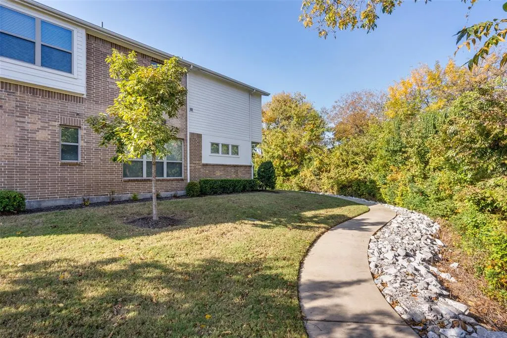 1423 Lamb Drive