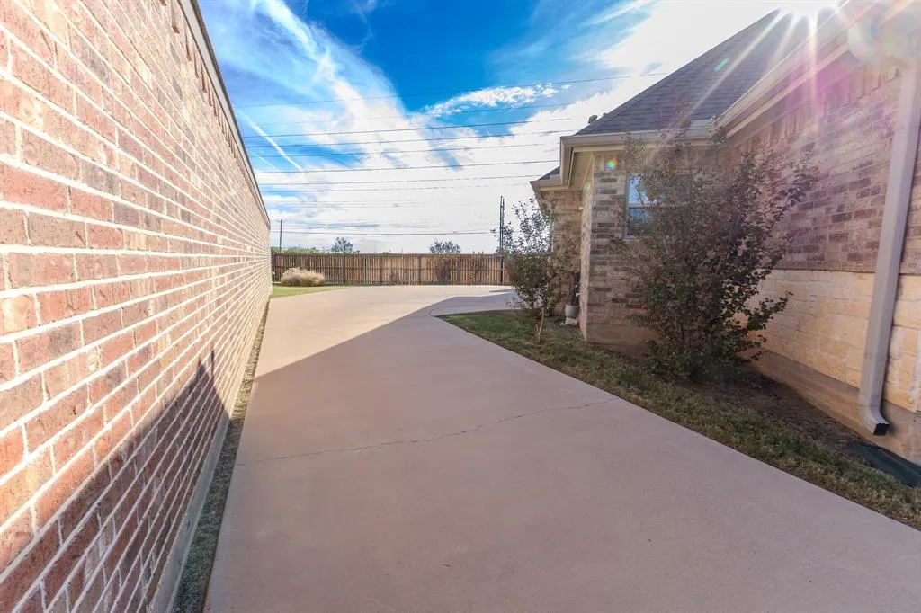 2301 Ians Court