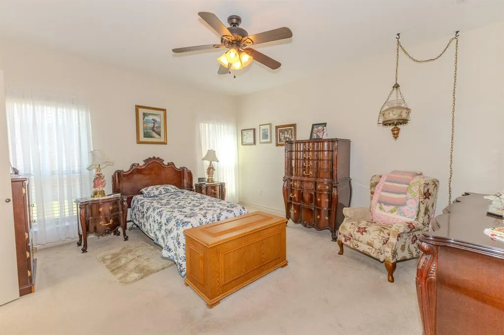 2301 Ians Court
