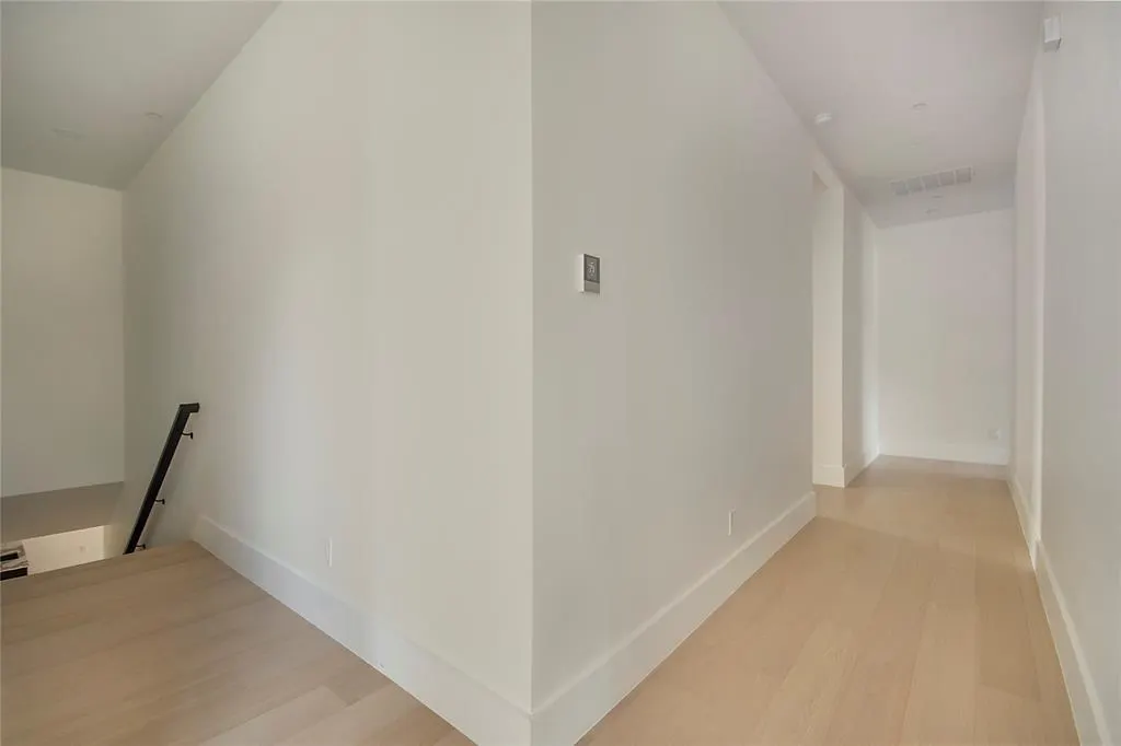 2800 N Kimball Avenue