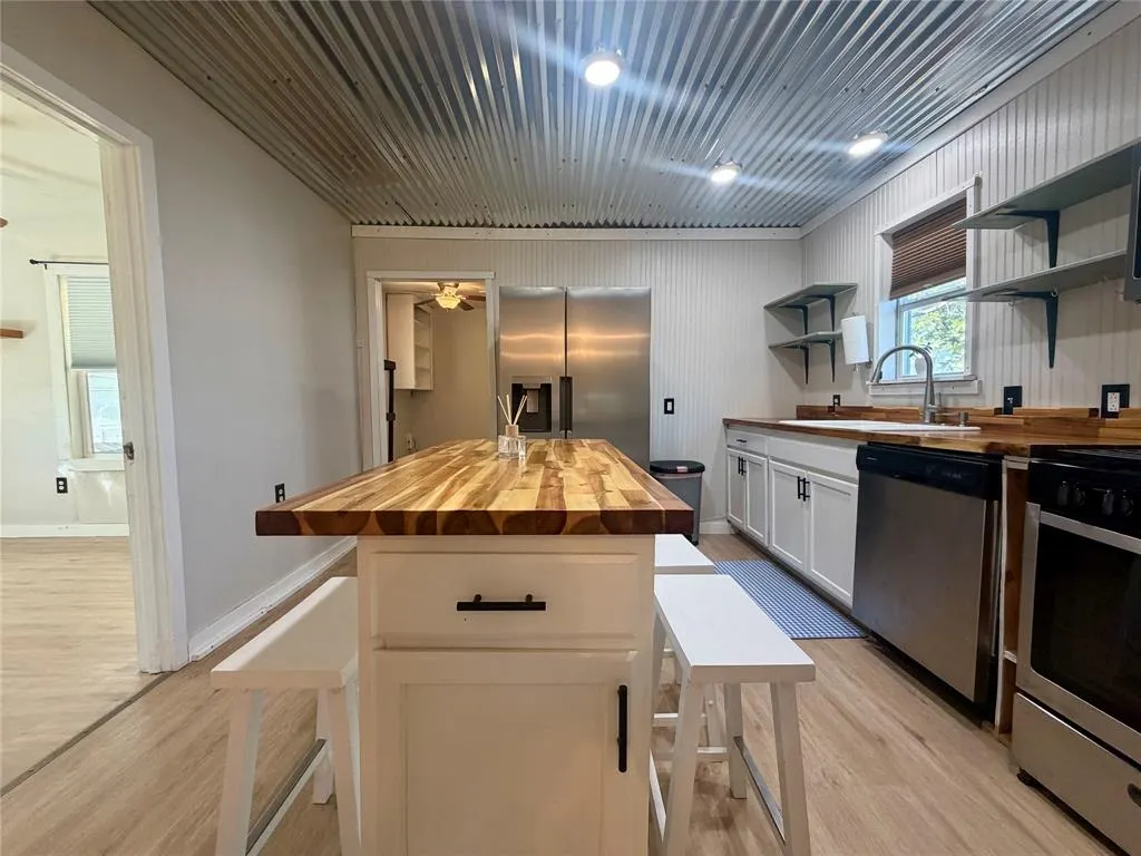 1234 Baker Street