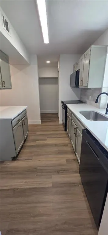 5700 Saddleback Circle