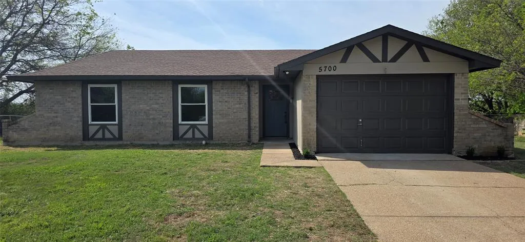 5700 Saddleback Circle