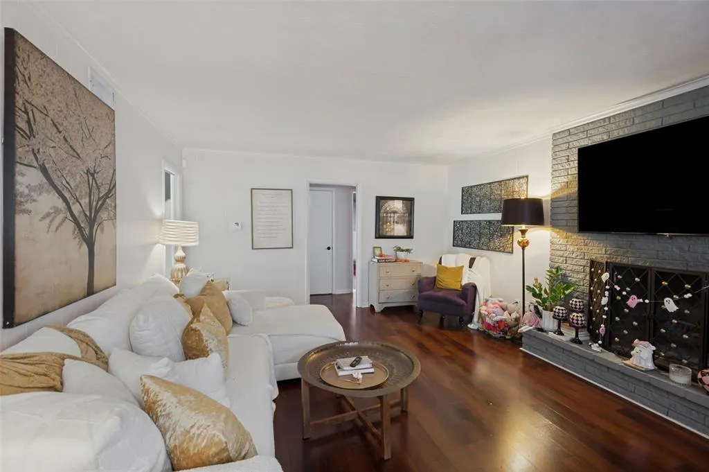 5307 Moneta Lane